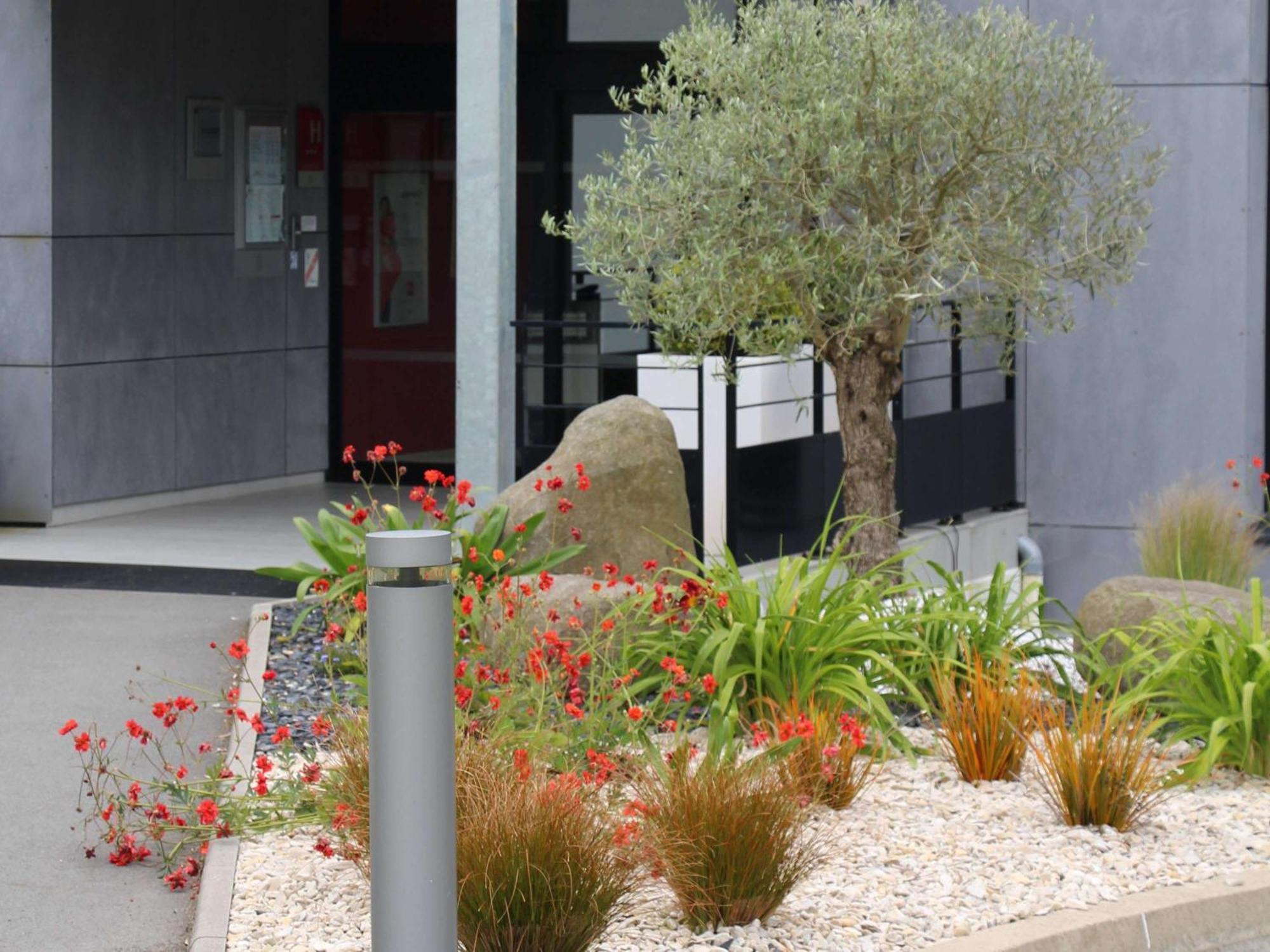 Hotel Ibis Guingamp Coeur De Bretagne Ploumagoar Zewnętrze zdjęcie