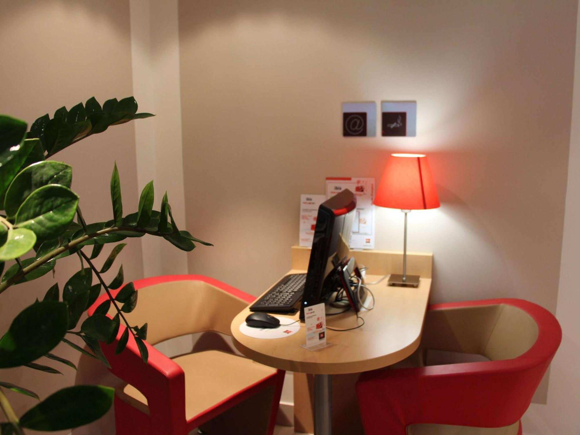 Hotel Ibis Guingamp Coeur De Bretagne Ploumagoar Zewnętrze zdjęcie
