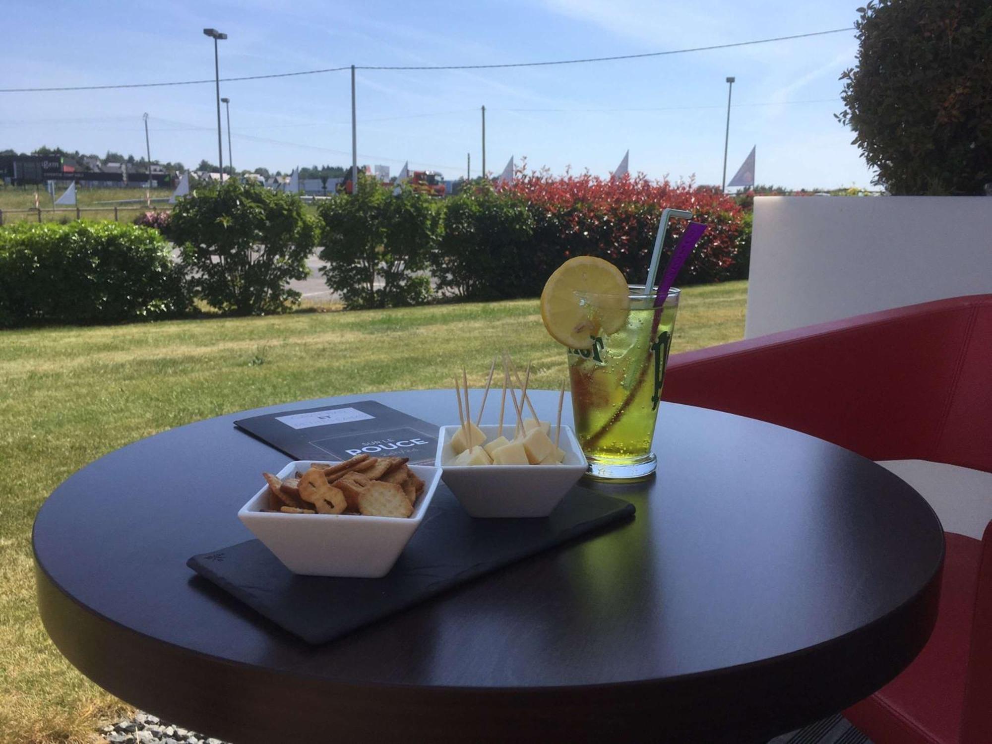 Hotel Ibis Guingamp Coeur De Bretagne Ploumagoar Zewnętrze zdjęcie